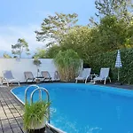 펜션 With Pool Terraces Near