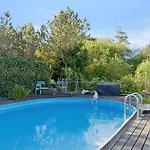 펜션 With Pool Terraces Near Yderby