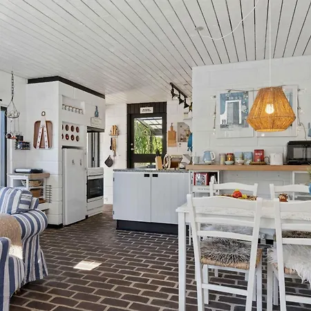 Дом отдыха With Pool Terraces Near Yderby