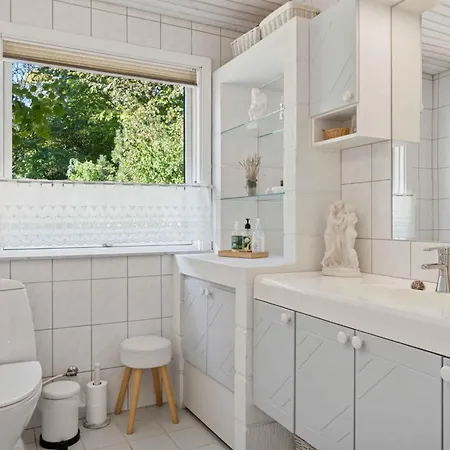 With Pool Terraces Near Дом отдыха Yderby